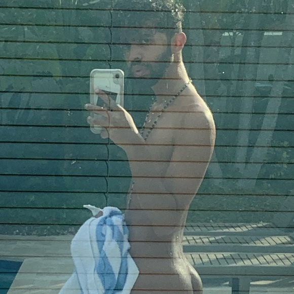 MEET THE POSHER - Picture 3 of 4